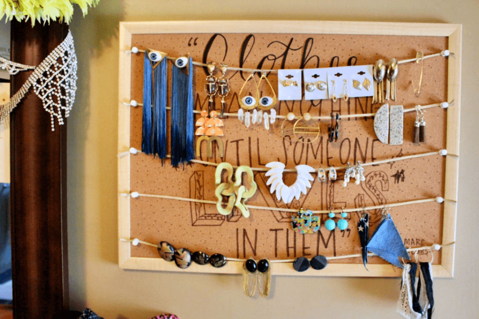 30 DIY Earring Holder Ideas to Make and Display Earrings