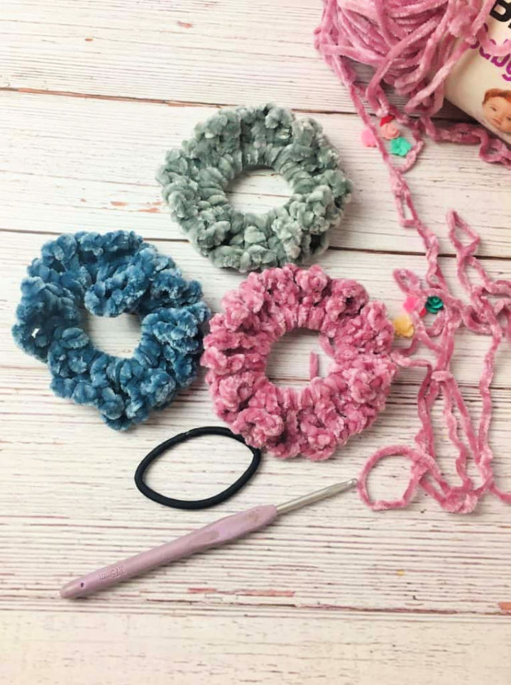 25 Free Crochet Scrunchie Patterns {PDF Pattern}