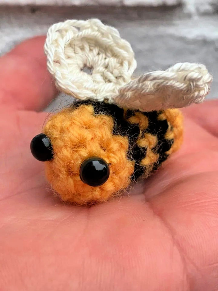 25 Free Crochet Bee Patterns (Amigurumi Pattern)