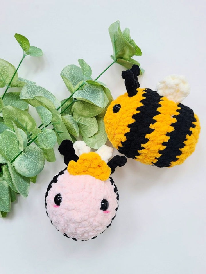 25 Free Crochet Bee Patterns (Amigurumi Pattern)