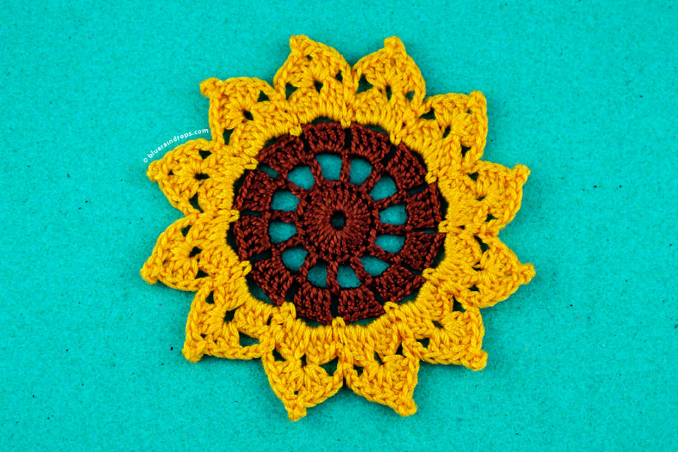 25 Free Crochet Sunflower Patterns (Step by Step Pattern)