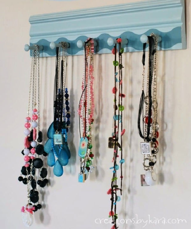 25 Homemade DIY Necklace Holder Ideas