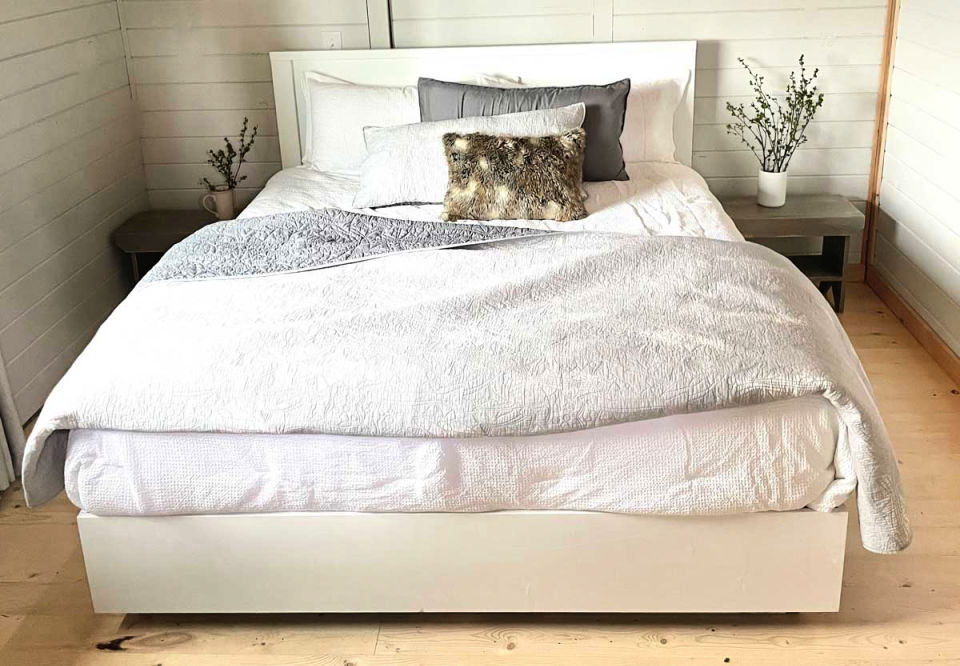 25 Free DIY Floating Bed Frame Plans and Ideas