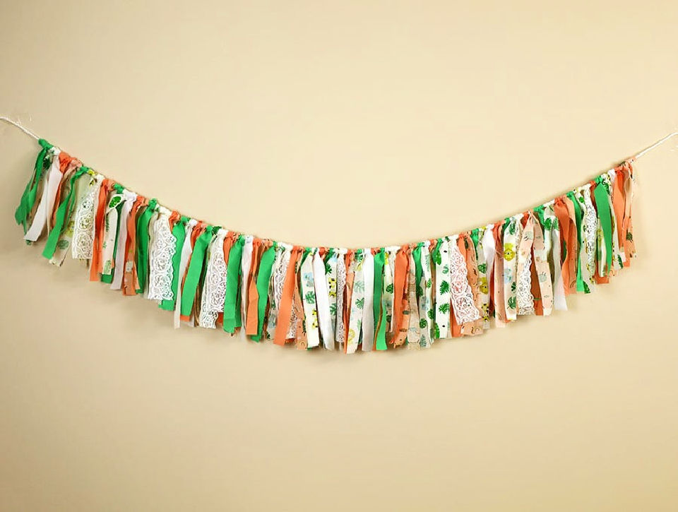 15 DIY Fabric Garland Ideas How To Make a Fabric Garland